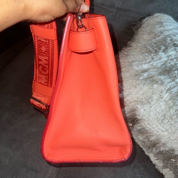 COPY - MCM Tote Bag - Picture 5 of 8